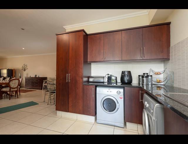 2 BEDROOM SIMPLEX FOR SALE IN LA LUCIA RIDGE